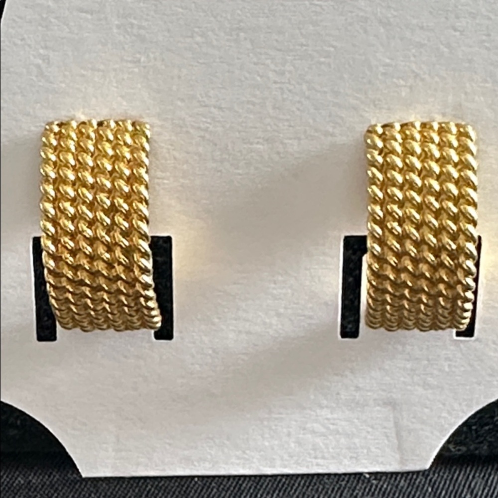 Monet EUC half hoop goldtone beaded rope style design earrings.